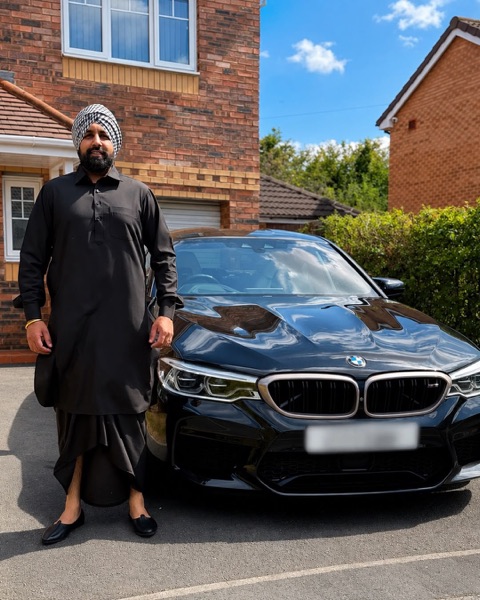 Black and white check parna turban tied by Thind Turban Tying Centre UK